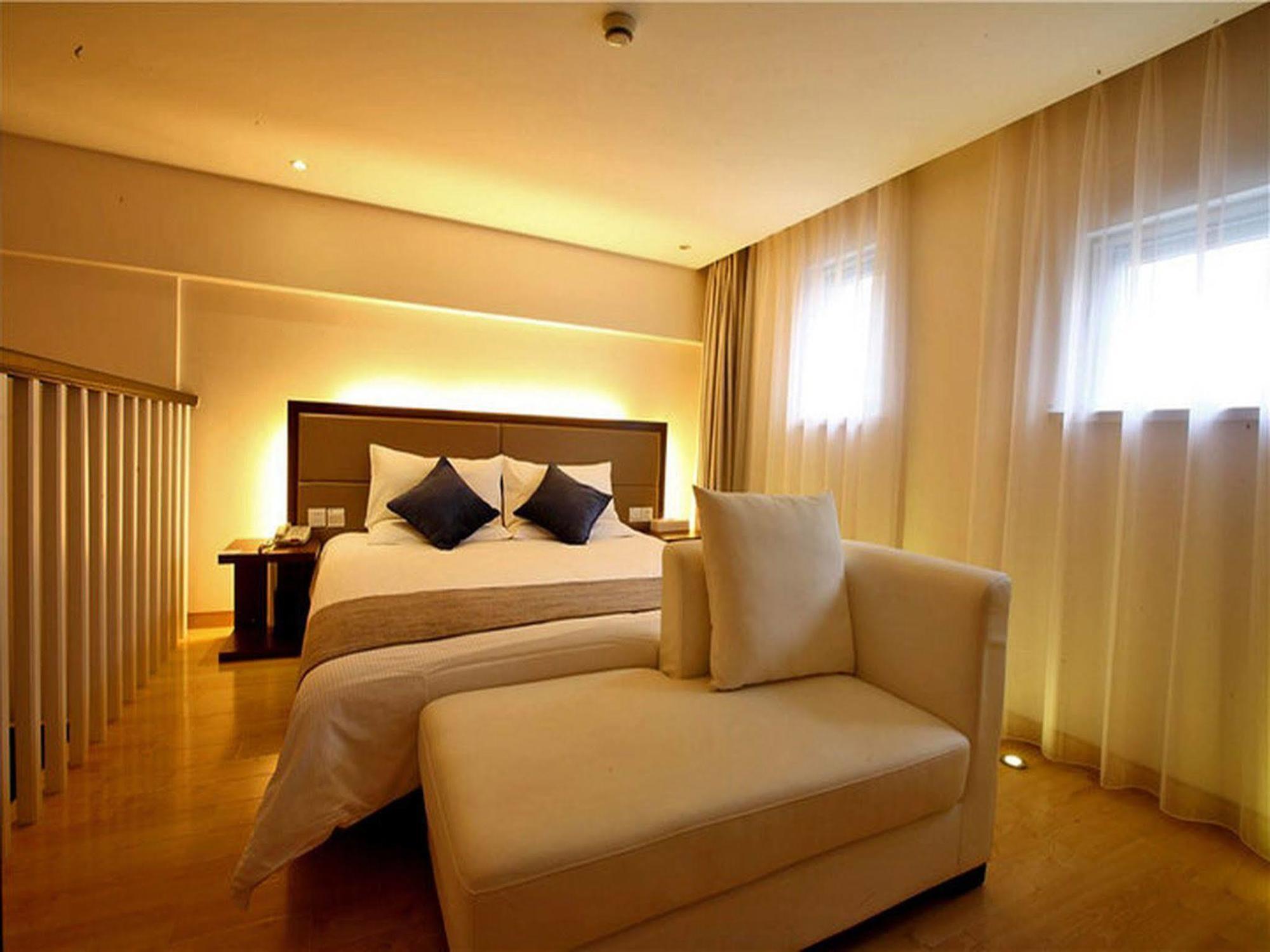 Ji Hotel Jing'An Temple Shanghaj Zewnętrze zdjęcie